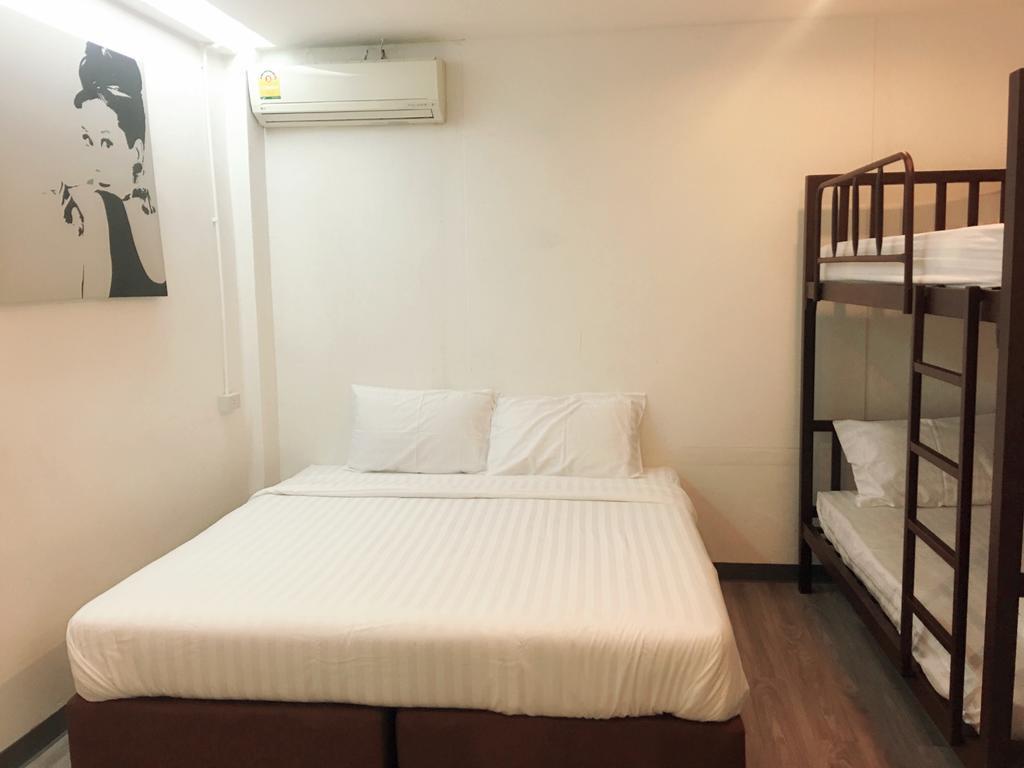 The Rabbit'S Hole Hostel Bangkok Eksteriør billede